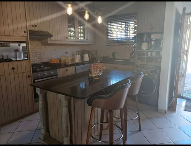 3 BEDROOM APARTMENT FOR SALE IN VELD EN VLEI